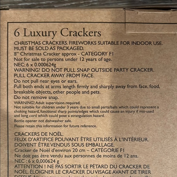 Tom Smith Christmas Crackers - Picture 4 of 5